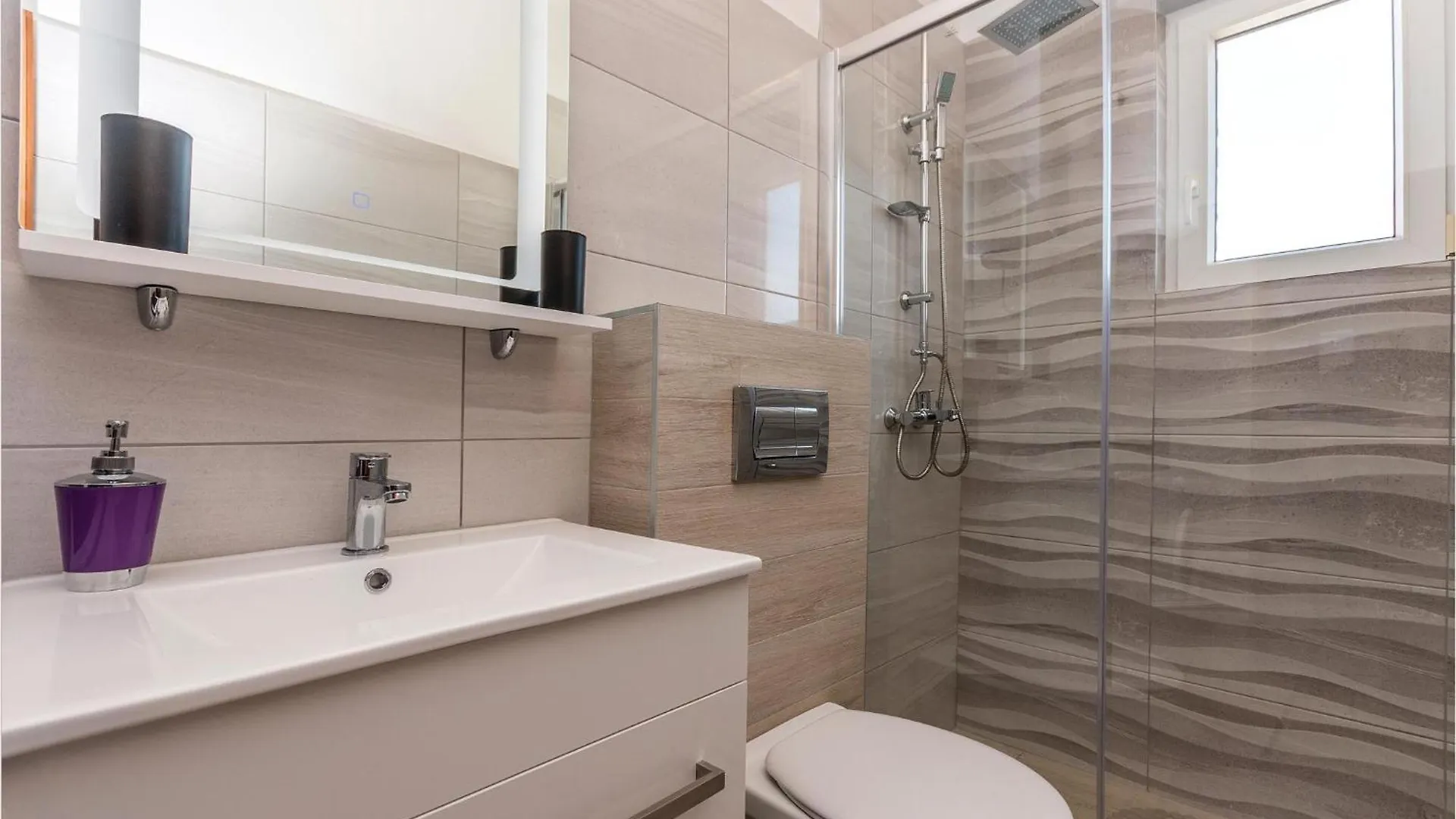 Two-Bedroom Apartment in Bibinje Kroatië