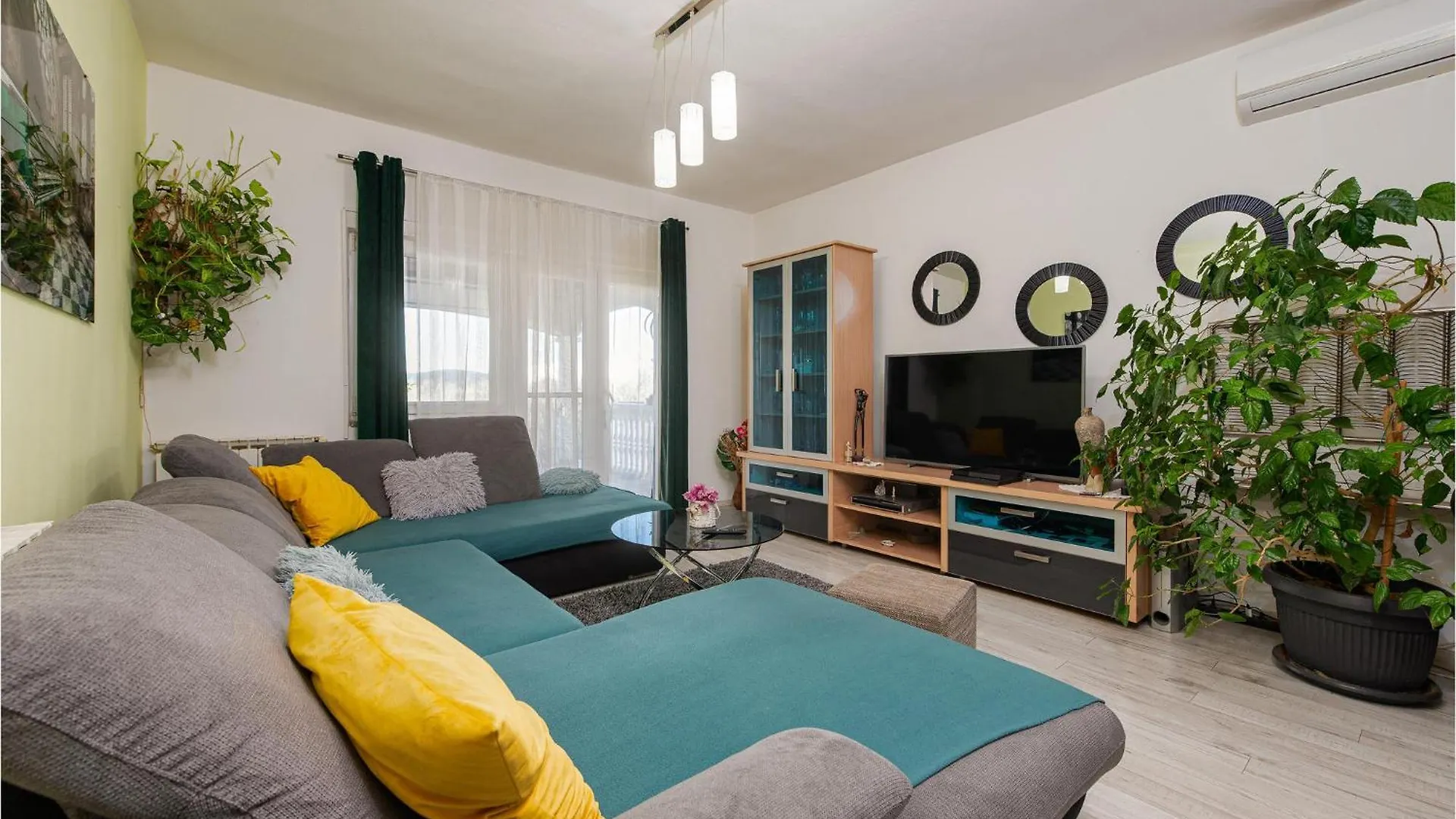 Cozy Apartment In Bibinje With Kitchen